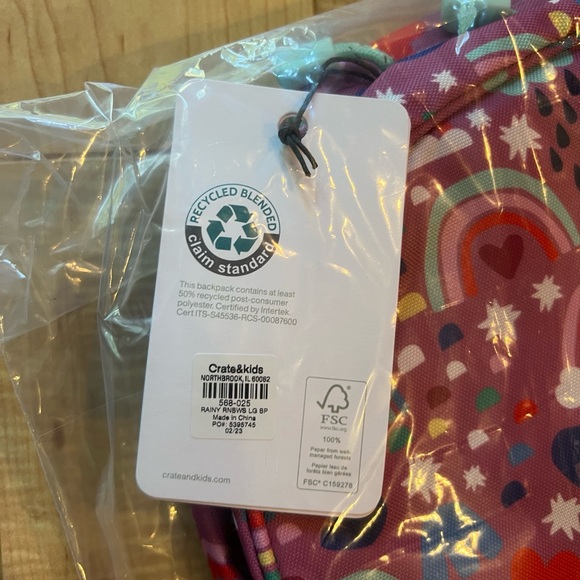 Crate&kids Rainy Rainbows Large Kids Backpack with Side Pockets NWT - Picture 4 of 5